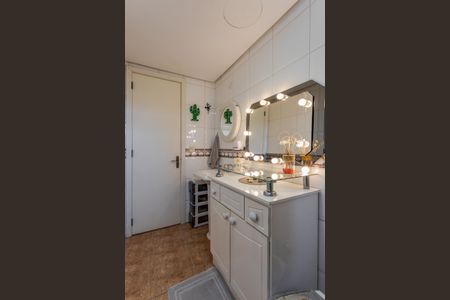 Apartamento à venda com 124m², 3 quartos e 1 vaga Apartamento à venda com 124m², 3 quartos e 1 vagaBanheiro