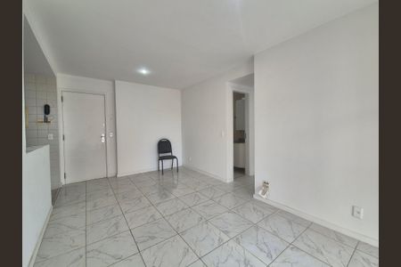 Apartamento para alugar com 66m², 2 quartos e 1 vagaSala