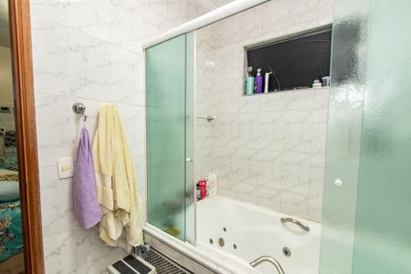 Casa à venda com 540m², 3 quartos e 3 vagasBanheiro da suíte 2