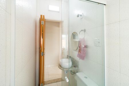 Casa à venda com 140m², 3 quartos e 3 vagasBanheiro 1