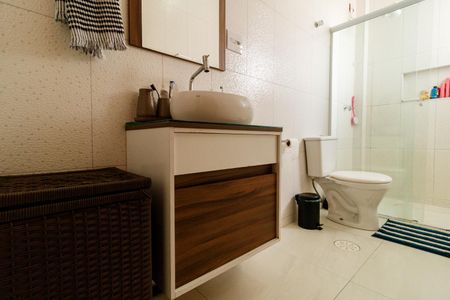 Casa à venda com 140m², 3 quartos e 3 vagasBanheiro 2