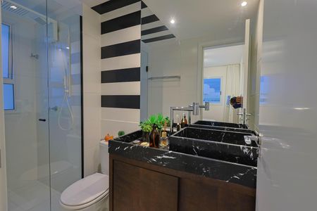 Apartamento à venda com 115m², 4 quartos e 3 vagasBanheiro da Suíte