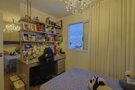 Apartamento à venda com 115m², 4 quartos e 3 vagasQuarto 2