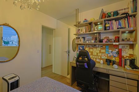 Apartamento à venda com 115m², 4 quartos e 3 vagasQuarto 2