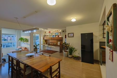 Apartamento à venda com 115m², 4 quartos e 3 vagasSala