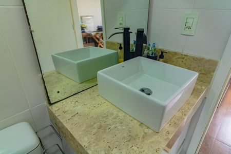 Apartamento à venda com 86m², 2 quartos e 2 vagasBanheiro do Quarto