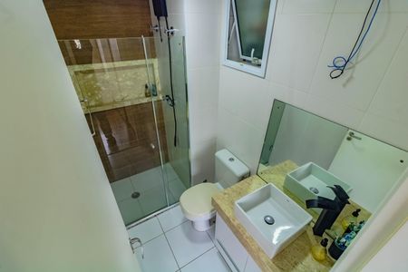 Apartamento à venda com 86m², 2 quartos e 2 vagasBanheiro do Quarto