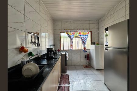 Casa à venda com 90m², 2 quartos e 2 vagas Casa à venda com 90m², 2 quartos e 2 vagasCozinha