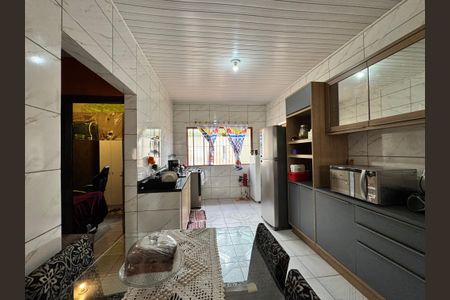 Casa à venda com 90m², 2 quartos e 2 vagas Casa à venda com 90m², 2 quartos e 2 vagasCozinha