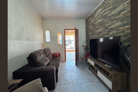 Casa à venda com 90m², 2 quartos e 2 vagas Casa à venda com 90m², 2 quartos e 2 vagasSala