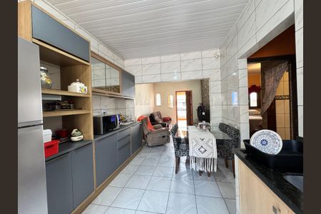 Casa à venda com 90m², 2 quartos e 2 vagas Casa à venda com 90m², 2 quartos e 2 vagasCozinha