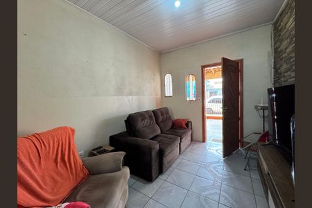Casa à venda com 90m², 2 quartos e 2 vagas Casa à venda com 90m², 2 quartos e 2 vagasSala