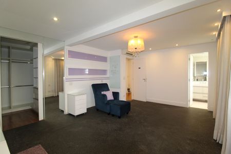 Apartamento à venda com 377m², 3 quartos e 6 vagasQuarto 1 - Suíte