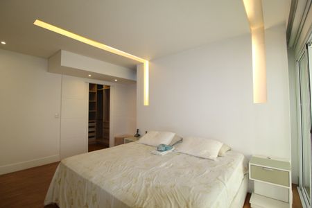 Apartamento à venda com 377m², 3 quartos e 6 vagasQuarto 3 - Suíte