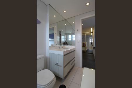 Apartamento à venda com 377m², 3 quartos e 6 vagasBanheiro da Suíte 2