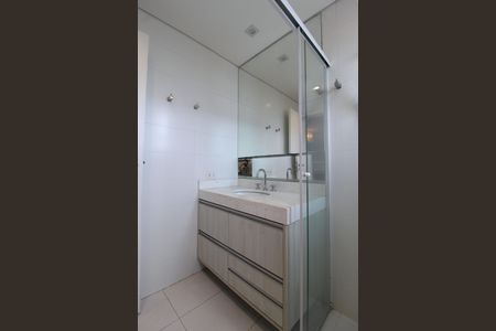 Apartamento à venda com 377m², 3 quartos e 6 vagasBanheiro da Suíte 1