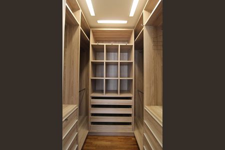 Apartamento à venda com 377m², 3 quartos e 6 vagasCloset da Suíte 3