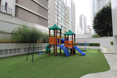 Apartamento à venda com 377m², 3 quartos e 6 vagasÁrea Comum - Playground
