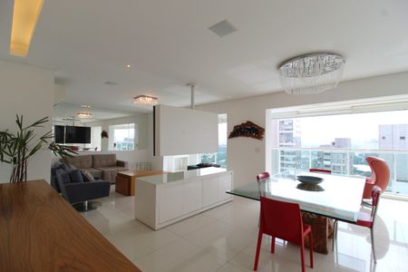 Apartamento à venda com 377m², 3 quartos e 6 vagasSala