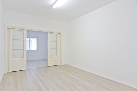 Casa à venda com 350m², 3 quartos e 9 vagas Casa à venda com 350m², 3 quartos e 9 vagasQuarto 1