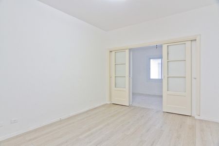 Casa à venda com 350m², 3 quartos e 9 vagas Casa à venda com 350m², 3 quartos e 9 vagasQuarto 1