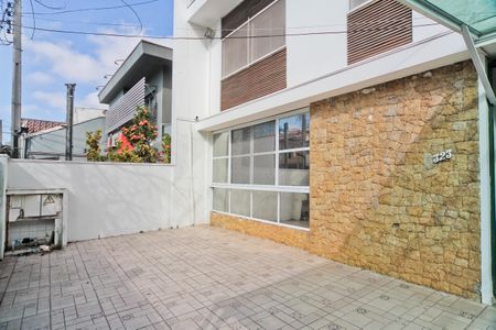 Casa à venda com 350m², 3 quartos e 9 vagas Casa à venda com 350m², 3 quartos e 9 vagasÁrea externa