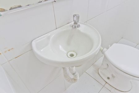 Casa à venda com 350m², 3 quartos e 9 vagas Casa à venda com 350m², 3 quartos e 9 vagasEdícula - banheiro