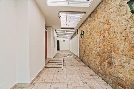 Casa à venda com 350m², 3 quartos e 9 vagas Casa à venda com 350m², 3 quartos e 9 vagasÁrea externa