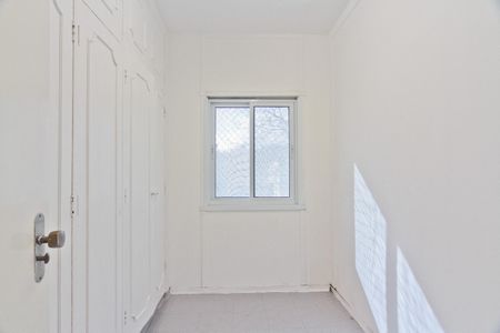 Casa à venda com 350m², 3 quartos e 9 vagas Casa à venda com 350m², 3 quartos e 9 vagasCloset da suíte