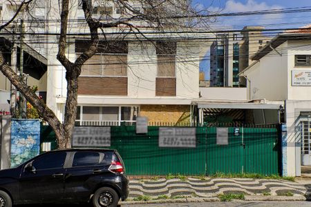 Casa à venda com 350m², 3 quartos e 9 vagas Casa à venda com 350m², 3 quartos e 9 vagasFachada