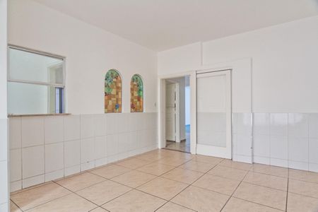 Casa à venda com 350m², 3 quartos e 9 vagas Casa à venda com 350m², 3 quartos e 9 vagasSala