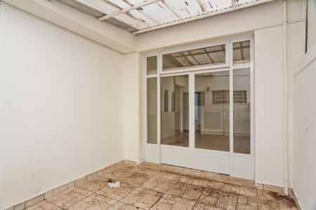 Casa à venda com 350m², 3 quartos e 9 vagas Casa à venda com 350m², 3 quartos e 9 vagasÁrea externa