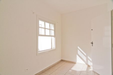 Casa à venda com 350m², 3 quartos e 9 vagas Casa à venda com 350m², 3 quartos e 9 vagasEdícula - quarto 1