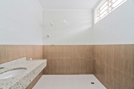 Casa à venda com 350m², 3 quartos e 9 vagas Casa à venda com 350m², 3 quartos e 9 vagasBanheiro da Suíte