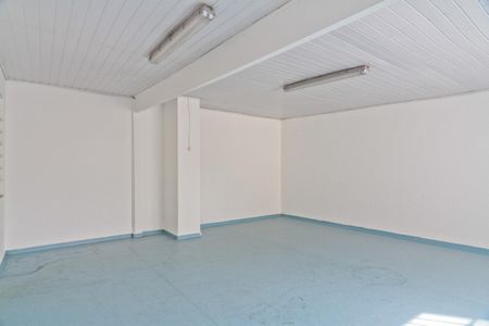 Casa à venda com 350m², 3 quartos e 9 vagas Casa à venda com 350m², 3 quartos e 9 vagasEdícula - quarto 2