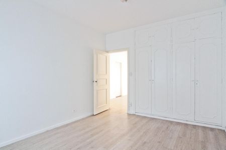 Casa à venda com 350m², 3 quartos e 9 vagas Casa à venda com 350m², 3 quartos e 9 vagasQuarto 2