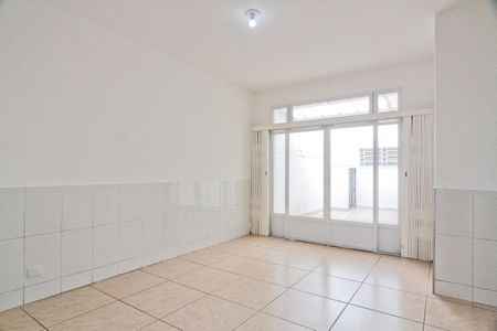 Casa à venda com 350m², 3 quartos e 9 vagas Casa à venda com 350m², 3 quartos e 9 vagasSala