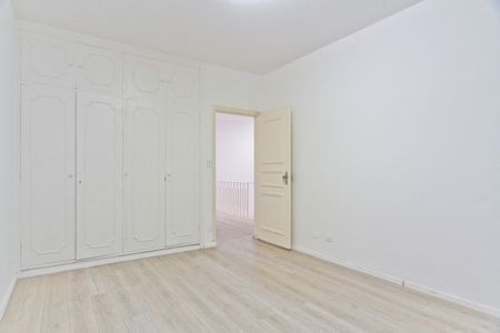 Casa à venda com 350m², 3 quartos e 9 vagas Casa à venda com 350m², 3 quartos e 9 vagasQuarto 1