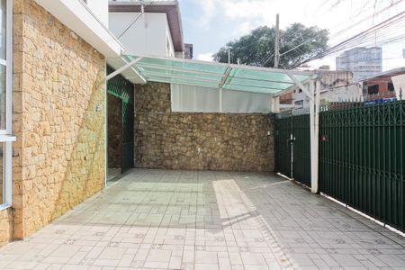 Casa à venda com 350m², 3 quartos e 9 vagas Casa à venda com 350m², 3 quartos e 9 vagasÁrea externa