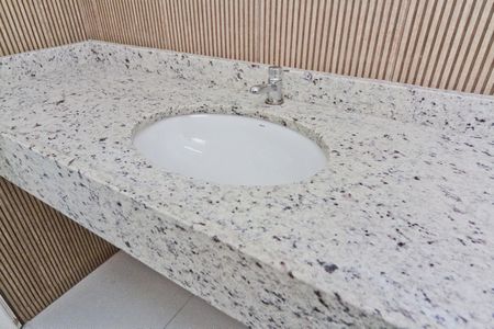 Casa à venda com 350m², 3 quartos e 9 vagas Casa à venda com 350m², 3 quartos e 9 vagasBanheiro da Suíte