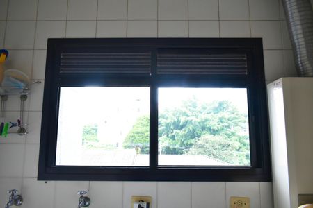 Apartamento à venda com 165m², 3 quartos e 2 vagas Apartamento à venda com 165m², 3 quartos e 2 vagasÁrea de Serviço