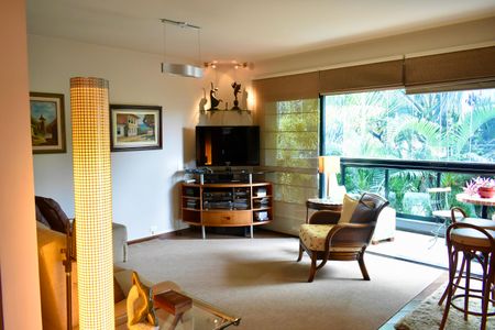 Apartamento à venda com 165m², 3 quartos e 2 vagas Apartamento à venda com 165m², 3 quartos e 2 vagasSala