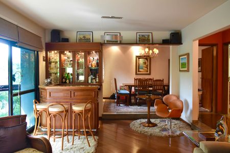 Apartamento à venda com 165m², 3 quartos e 2 vagas Apartamento à venda com 165m², 3 quartos e 2 vagasSala