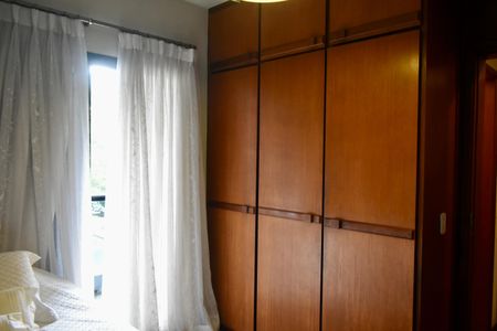 Apartamento à venda com 165m², 3 quartos e 2 vagas Apartamento à venda com 165m², 3 quartos e 2 vagasQuarto 1