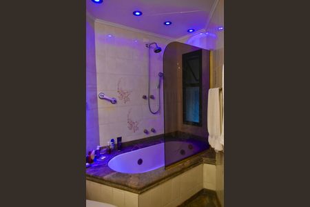 Apartamento à venda com 165m², 3 quartos e 2 vagas Apartamento à venda com 165m², 3 quartos e 2 vagasBanheiro da Suíte