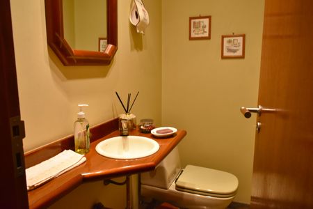 Apartamento à venda com 165m², 3 quartos e 2 vagas Apartamento à venda com 165m², 3 quartos e 2 vagasLavabo