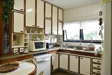 Apartamento à venda com 165m², 3 quartos e 2 vagas Apartamento à venda com 165m², 3 quartos e 2 vagasCozinha