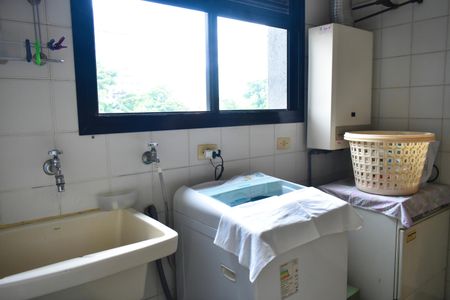 Apartamento à venda com 165m², 3 quartos e 2 vagas Apartamento à venda com 165m², 3 quartos e 2 vagasÁrea de Serviço