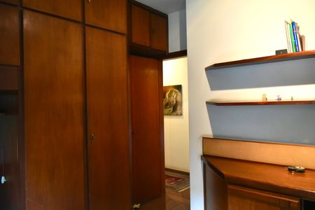 Apartamento à venda com 165m², 3 quartos e 2 vagas Apartamento à venda com 165m², 3 quartos e 2 vagasQuarto 2