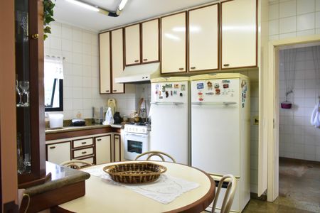 Apartamento à venda com 165m², 3 quartos e 2 vagas Apartamento à venda com 165m², 3 quartos e 2 vagasCozinha